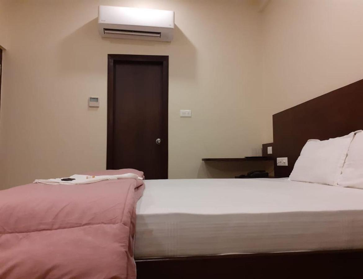Hotel Artika Inn Varanasi Exterior foto